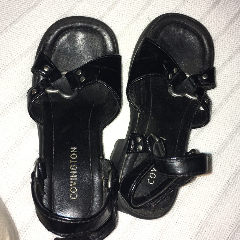 little girls chunky heels with heart buckle